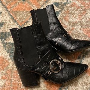 Boohoo Black Croc-Embossed Ankle Boots